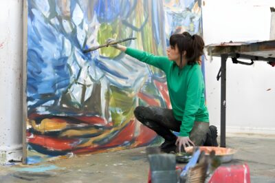 Sarah Cunningham in her studio © Sarah Cunningham, Photographer: George Darrell, Courtesy Lisson Gallery
