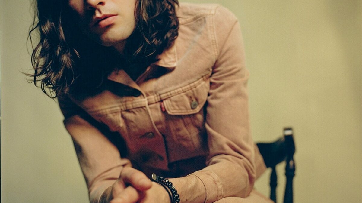 James Bay Drops New Single “Goodbye Never Felt So Bad” – Listen to this catchy number & see tour dates here!