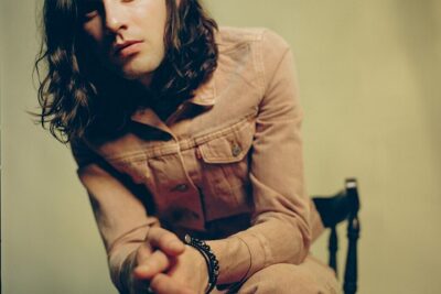 James Bay Drops New Single “Goodbye Never Felt So Bad” – Listen to this catchy number & see tour dates here!