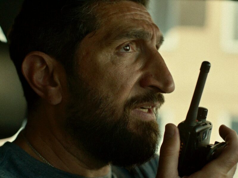 『1日半』（2023年） – ネットフリックスの映画。レビュースペクタクルを避け、長所に集中した堅実なスリラー映画