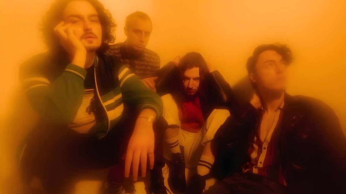 ‘River (Down)’ – the new single by Naked Lungs – Give this peppered noise-punk track a listen & see tour dates here!