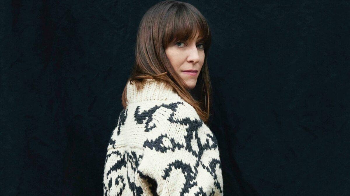 Feist estrena el hipnótico vídeo musical de «Of Womankind» antes de su gira europea | ¡Aquí lo tenéis!