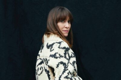 Feist estrena el hipnótico vídeo musical de «Of Womankind» antes de su gira europea | ¡Aquí lo tenéis!