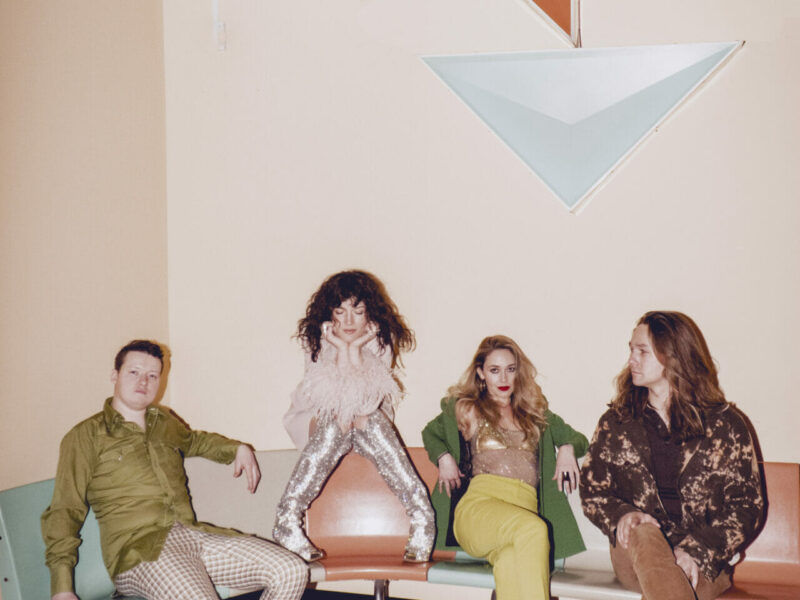 „Flight Attendant“ veröffentlichen neue Single „Second Chances“ | Hört rein und seht die Tourdaten hier!