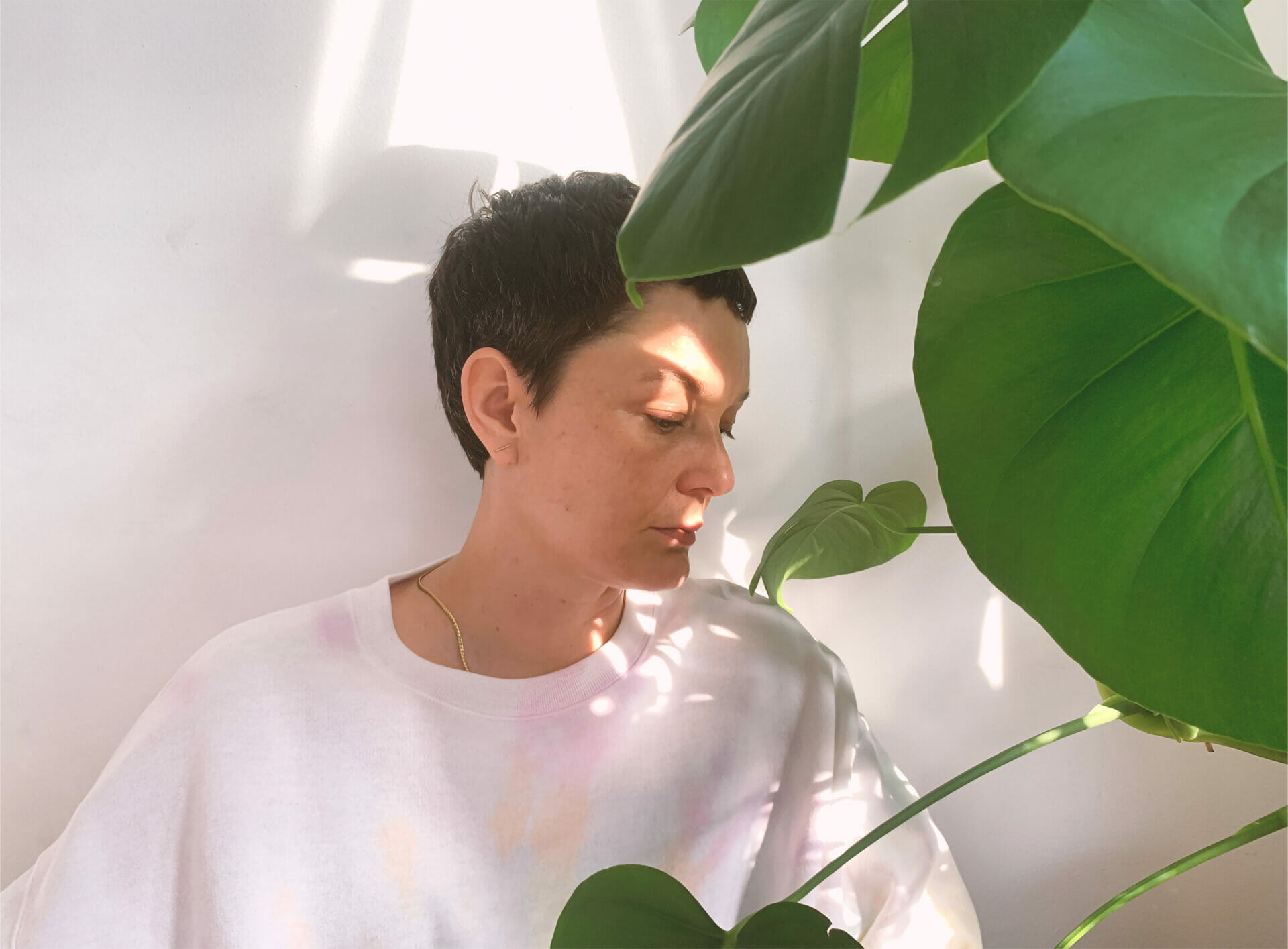 Land of Talk releases new single & video, “Sitcom,” from the new LP “Performances out” | Give this beautiful number a listen!