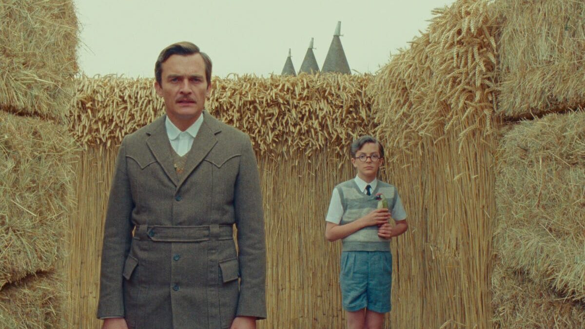 《天鹅》(2023) | Netflix 上的韦斯-安德森短片