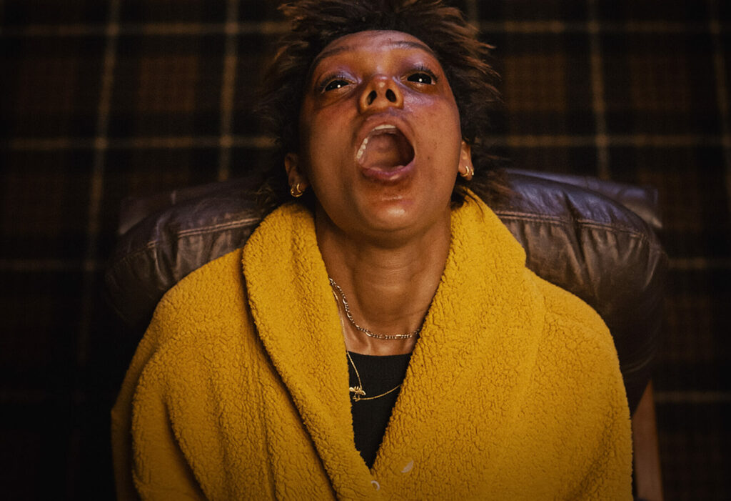 „Vorbeste cu mine” (2023) Recenzie de film: Un film de groază solid