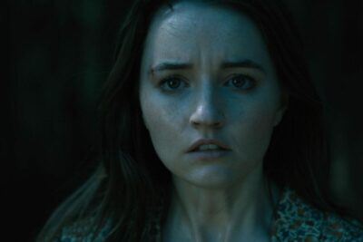 『誰も助けてくれない』（2023）｜ホラー映画｜レビュー：視覚的に魅惑的な悪夢