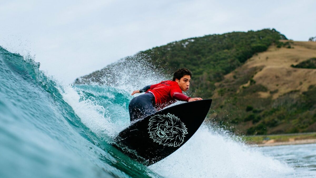 El reto de Summer (2022 – ) | La segunda temporada ya está en Netflix | Vuelven los jóvenes surfistas