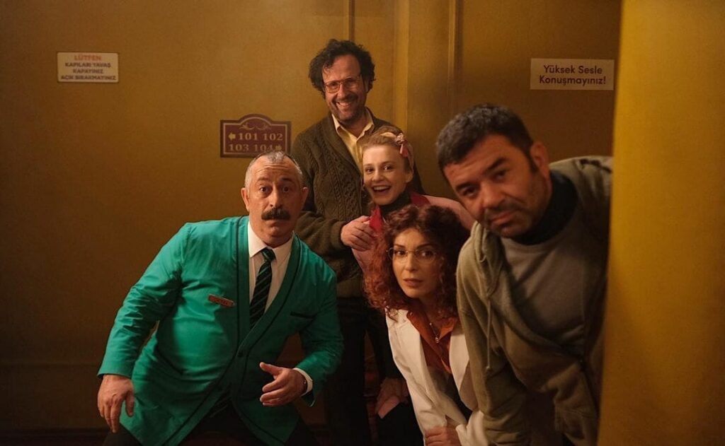 «No molestar» (2023) | Película en Netflix. Crítica: una comedia muy teatral