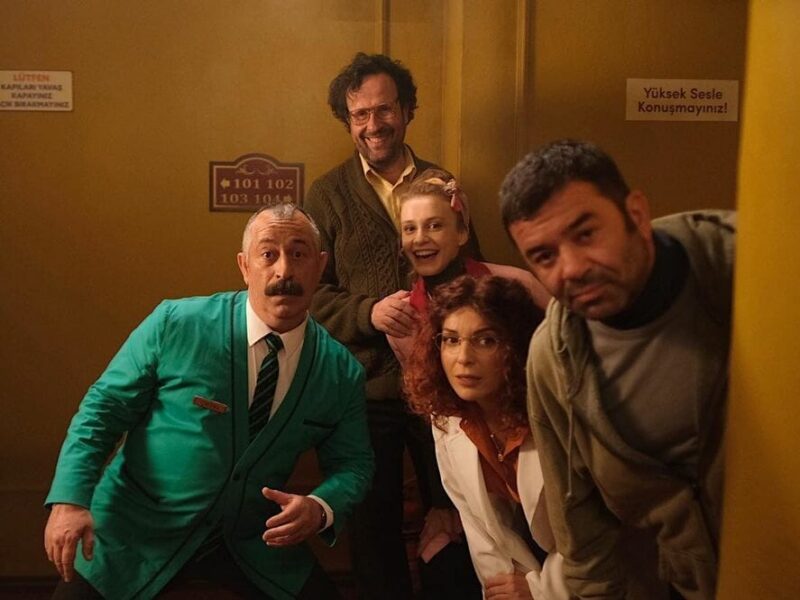 《请勿打扰》（2023） | Netflix电影。回顾：剧场版喜剧