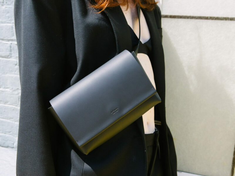 AEHEE NEW YORK | A New Line Striving for Sustainability with No-Sew Leather Handbags Made in New York