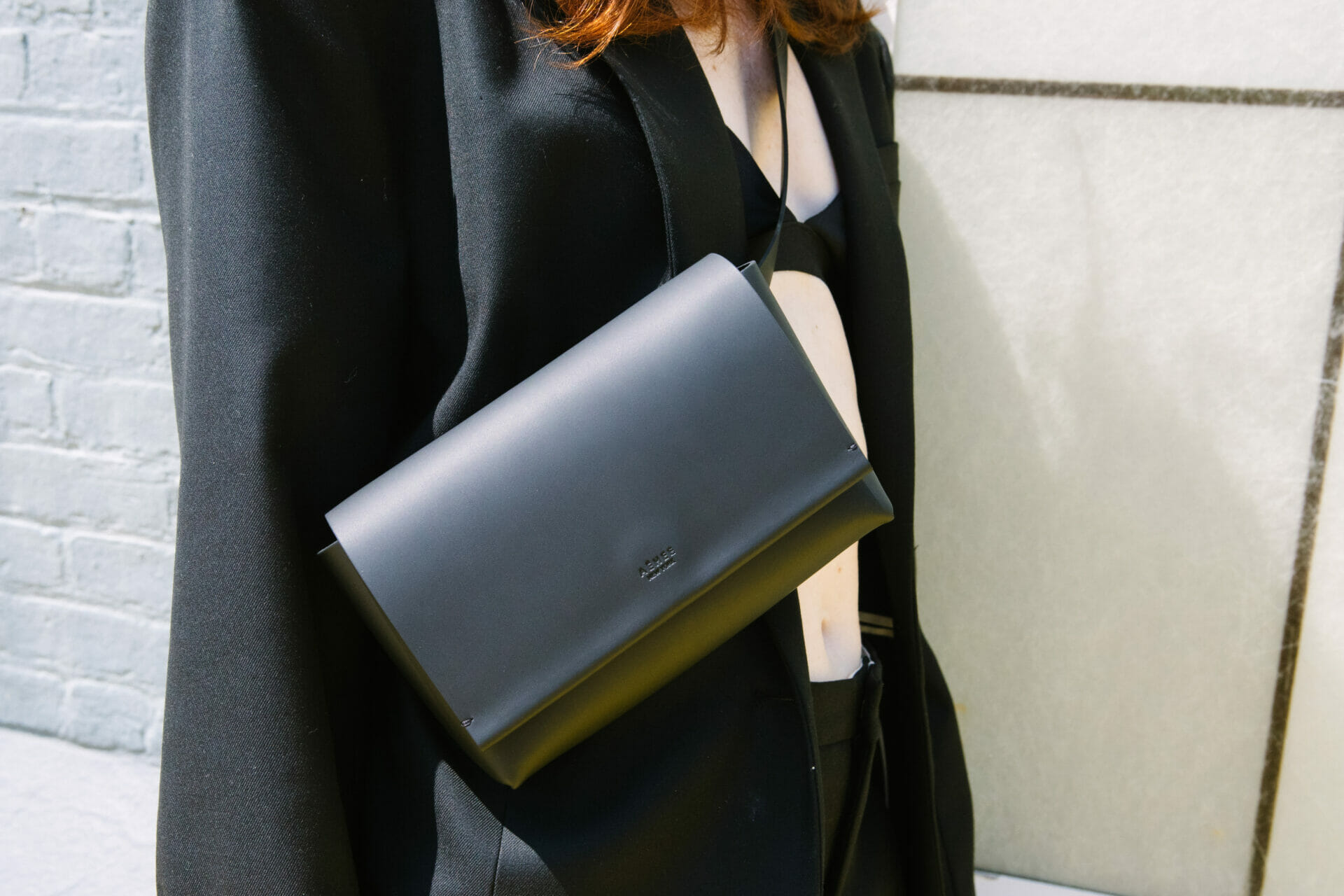 AEHEE NEW YORK | A New Line Striving for Sustainability with No-Sew Leather Handbags Made in New York