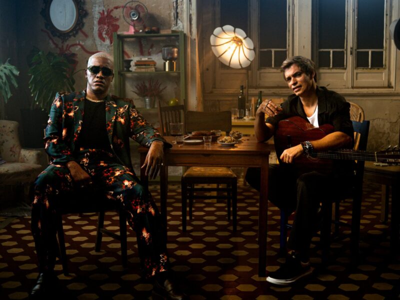 Carlos Baute se une al artista Anselmo Ralph en su nuevo sencillo «Mil y Una Noches» | Dos superestrellas en este gran temazo | ¡Aquí lo tenéis!