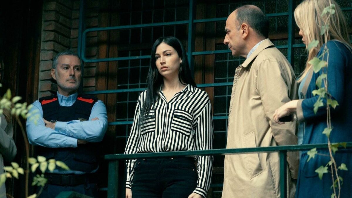 Seria „Corpul în flăcări” pe Netflix: Un thriller tulburător și captivant bazat pe fapte reale (sau cel puțin așa pare)