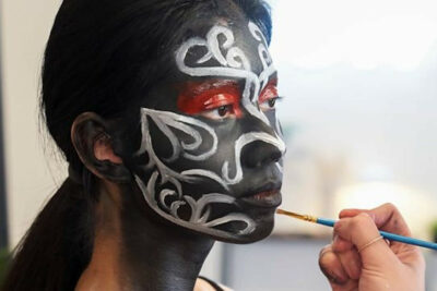 „Glow Up” (2019-prezent) Sezonul 5 – Netflix Reality Competition Show: A Makeup Master Class