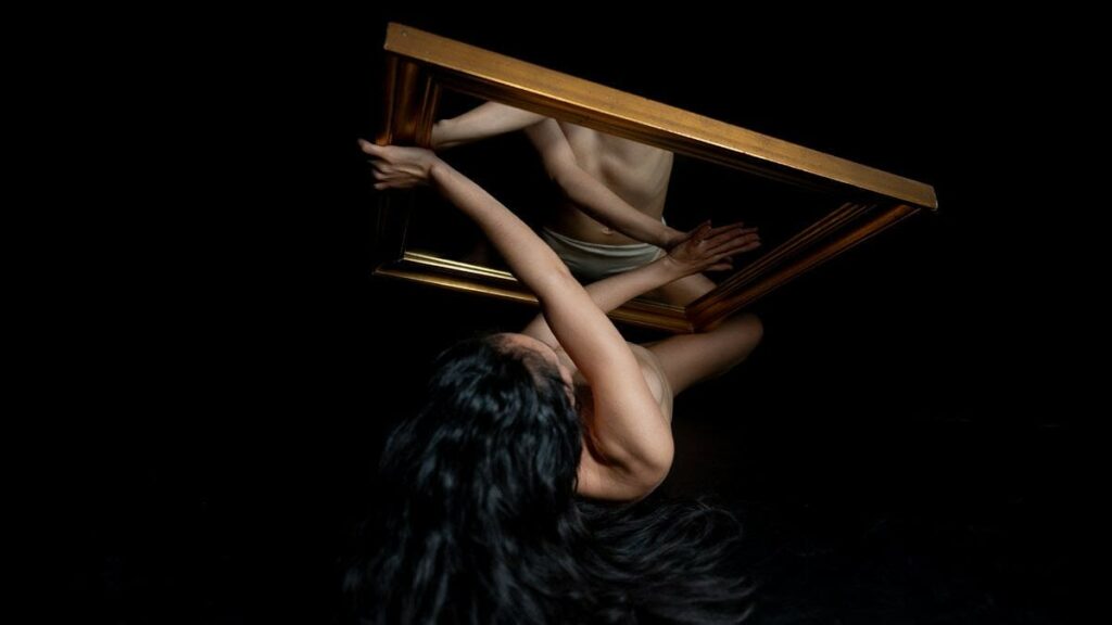 La compañía Arte de Urgencia estrena un espectáculo inspirado en el texto La voz humana de Jean Cocteau