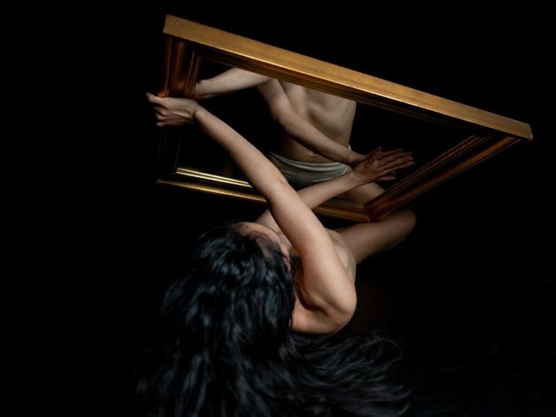 La compañía Arte de Urgencia estrena un espectáculo inspirado en el texto La voz humana de Jean Cocteau