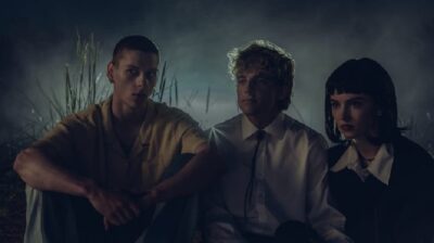 《白纸青春》（2023年）| Netflix的系列影片。评论:一部非常“法式”的系列影片