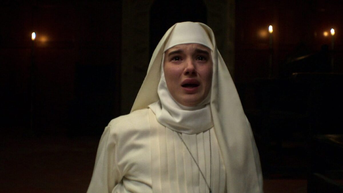 《死亡修女》（2023）| Netflix恐怖电影。评论：庙里的恐怖星期五