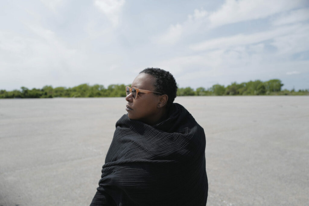 Meshell Ndegeocello Releases New Single & Live Video For ‘The Atlantiques’ | Check out this bonus track from her Blue Note debut album ‘The Omnichord Real Book’