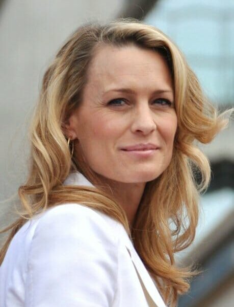 Robin Wright to Helm New Romantic Comedy ‘Bingo’ – A Fresh Take on A 70’s Classic