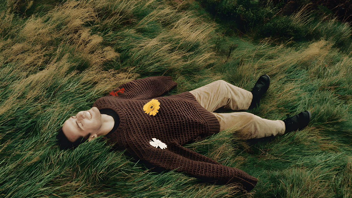 Jordan Rakei, the renowned multi-instrumentalist, vocalist, producer, and songwriter, drops new single and video for “Flowers” | Give it a listen!