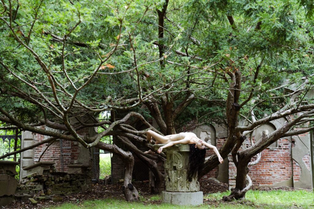 Vangeline Theater/ New York Butoh Institute in collaboration with Howl! Arts and photographer Javi Alvarez present NUE