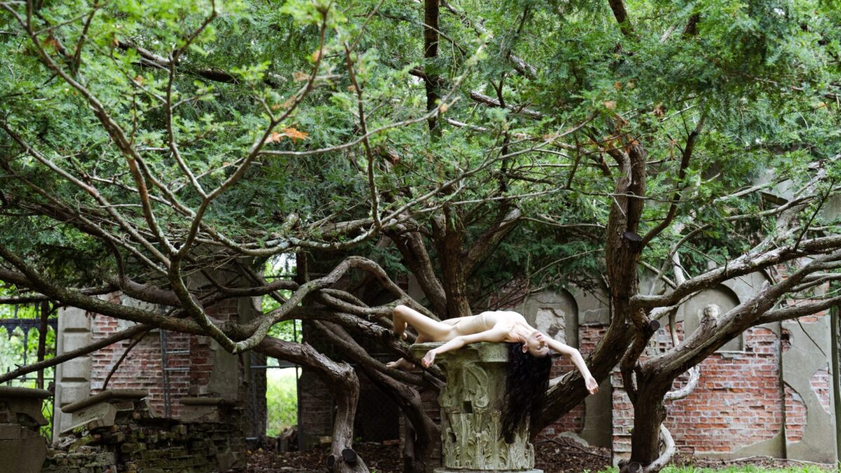 Vangeline Theater/ New York Butoh Institute in collaboration with Howl! Arts and photographer Javi Alvarez present NUE