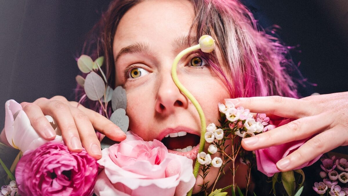Arone Dyer shares hypnotic new single, “It’s Over,” from her upcoming album titled “ARONE x S T A R G A Z E” | Check it out!