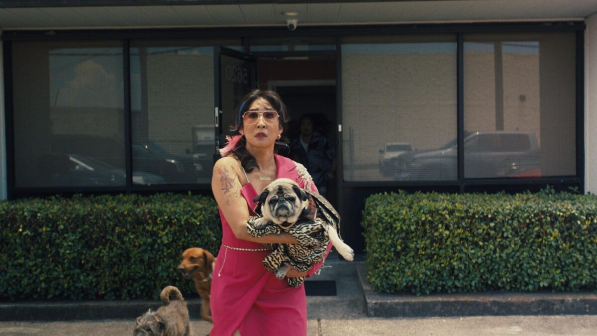 « Quiz Lady » (2023) – Critique du film : Ce n&rsquo;est pas le meilleur film de tous les temps, mais il est très amusant