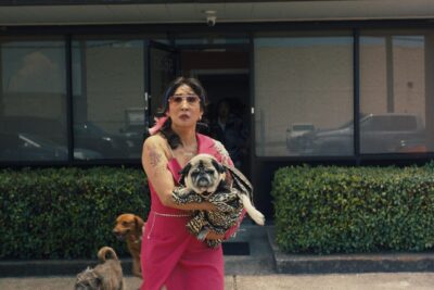 “Quiz Lady” (2023) Movie review: It’s not the greatest movie in history, but it’s quite funny