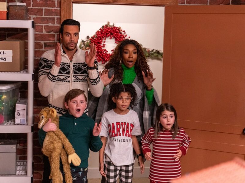 《史上最强圣诞！》（2023 年）圣诞电影在Netflix上：没错，又是一样的