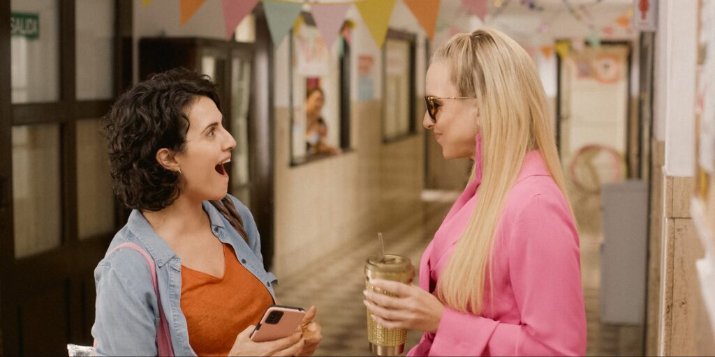 「Women on the Edge」(2023)Netflixの映画。批評：友情についての楽しいアルゼンチンのコメディ