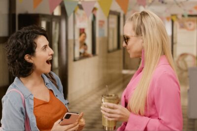 《Women on the Edge》(2023) | 影片在Netflix上。评论：关于友谊的有趣阿根廷喜剧