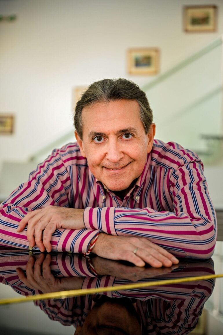 El pianista búlgaro Ludmil Angelov interpreta a Chopin en la Fundación Bancaja