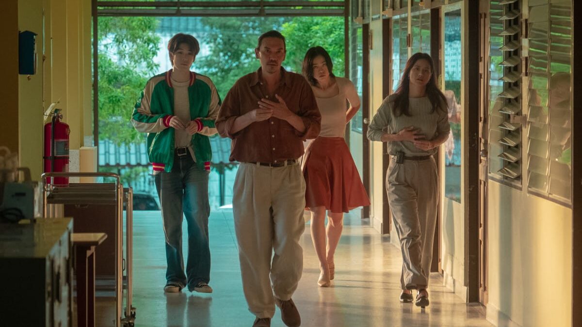 「アナログファミリー」は、Netflixのシリーズで、家族の絆と最新のタイに関する洞察を描いたドラマコメディです