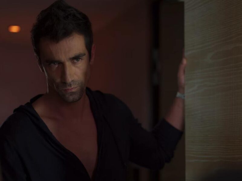 「鴉羽ばたけば」Netflixシリーズ、シーズン2：非常に残酷な「ジャーナリズム」の戦いが戻ってくる