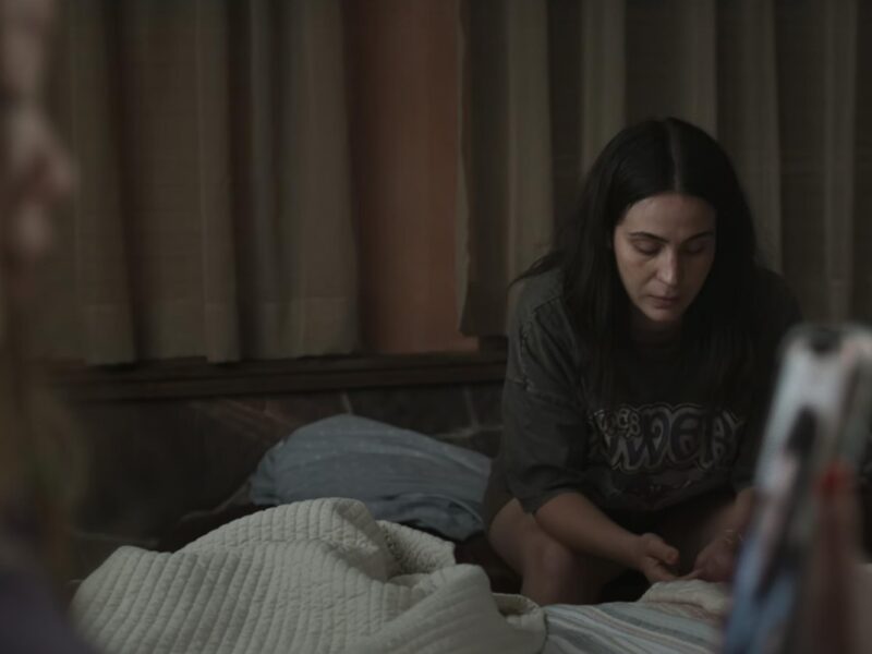 《橄榄之家》在Netflix上的一部电影:可折叠时间，理解和思考，几乎没有时间过去