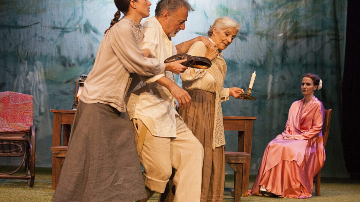 La compañía Guindalera estrena TÍO VANIA en el Fernán Gómez. Centro Cultural de la Villa