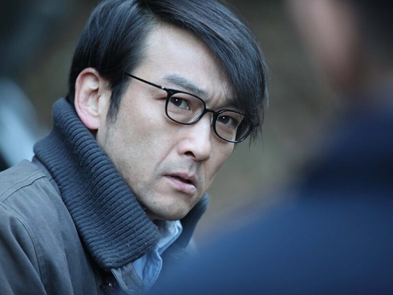 ‘차가운 열대어’ (2010) 영화 리뷰: 코미디, 비극, 공포 및 스릴러를 넘나드는 영화