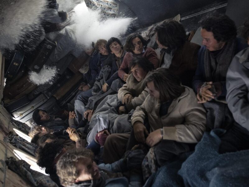 ‘안데스 설원의 생존자들’ – 넷플릭스 영화: 웅장한 생존 이야기