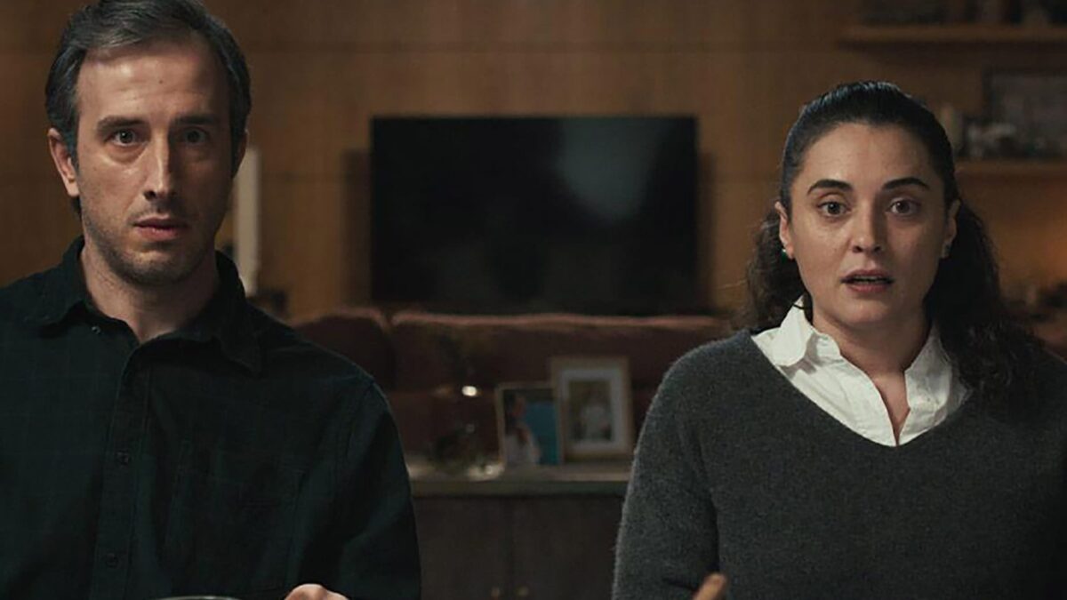 《掌声满屋》Netflix 上一部讲述父母和孩子的土耳其剧集，幽默感不同于往常