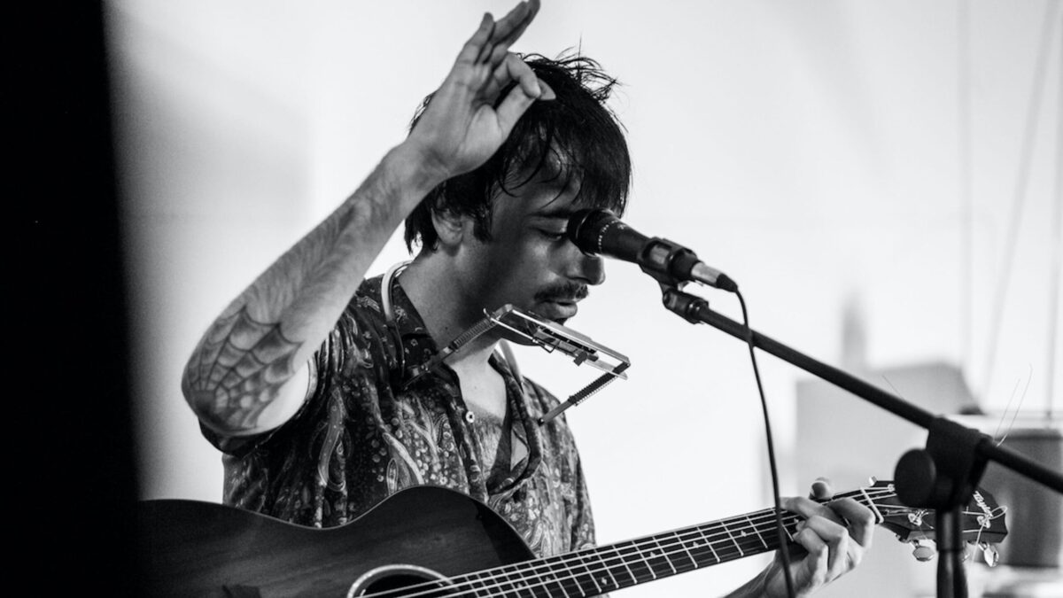 Víctor Belmonte lanza el Lyric Video de «Hi-Fi» con la colaboración de Pachi García Alis