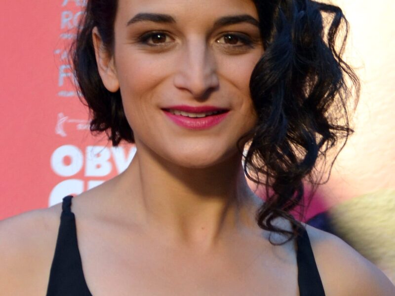 Quem é Jenny Slate? Atriz e comediante de stand-up