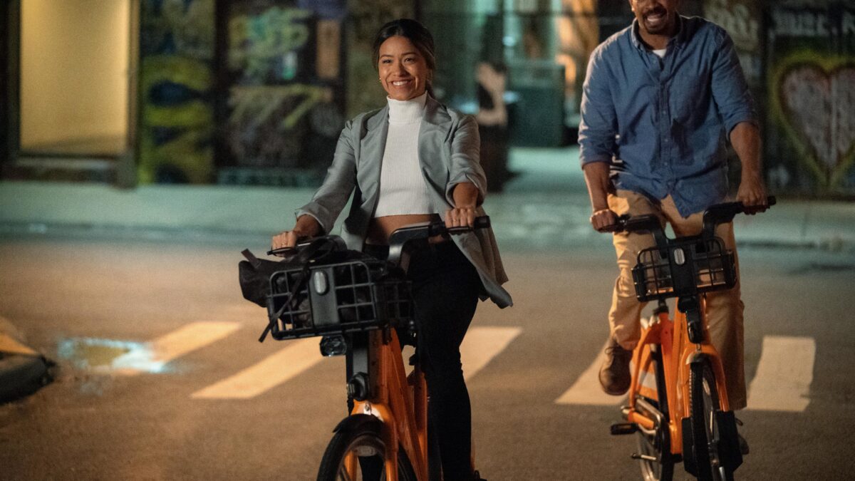 《爱情大玩家》（2024 年）吉娜-罗德里格兹（Gina Rodriguez）主演的爱情喜剧，Netflix 情人节上映