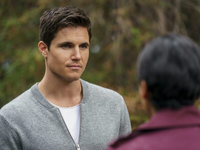 10 coisas que você não sabia sobre Robbie Amell