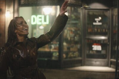 ‘This is Me…Now’ (2024) – Um musical espetacular estrelado por JLo como protagonista absoluta em: uma distopia musical na forma de um videoclipe