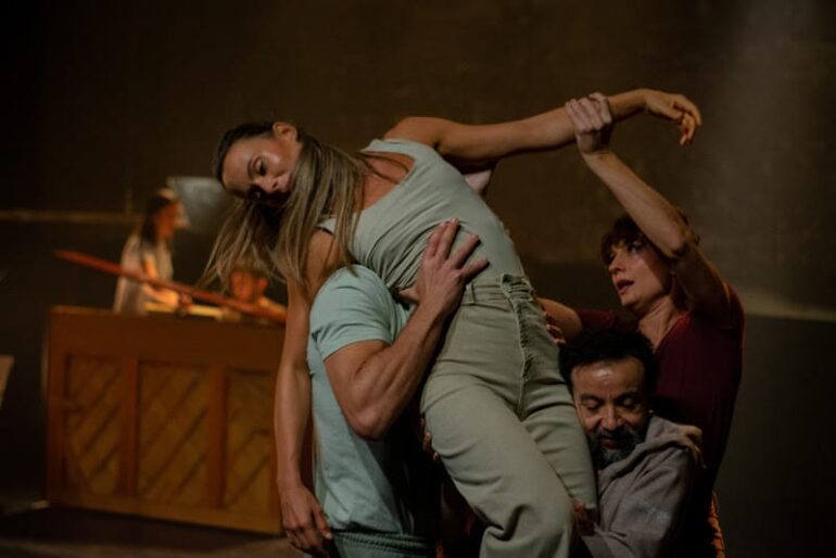 La amistad entre Shostakovich y Sollertinsky inspira el viaje musical y coreográfico de la compañía Becuadro Teatro