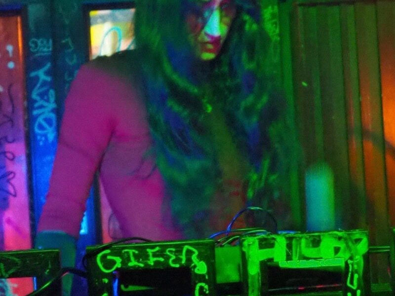 Leyla Yenirce: Sound Performance – Fitzpatrick Gallery, Paris